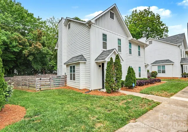 3rd image of 1511 Briar Creek Rd #A, Charlotte, NC 28205 | MLS# 4372907
