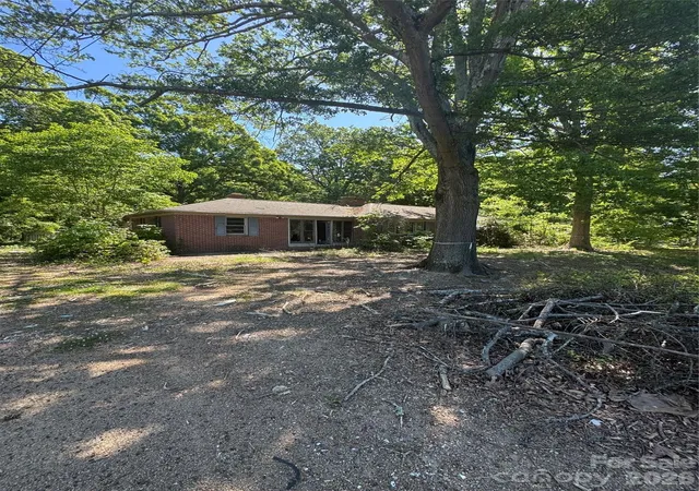 2nd image of 10900 Rozzelles Ferry Rd, Charlotte, NC 28214 | MLS# 4372959