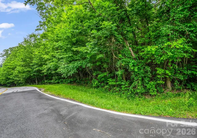Homes for sale in Flat Rock, NC | 168 Tarnhill Dr, Flat Rock, NC 28731 | MLS# 4372961