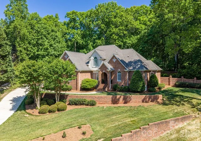 Homes for sale in Mount Holly, NC | 110 Elizabeth Ct, Mount Holly, NC 28120 | MLS# 4373006