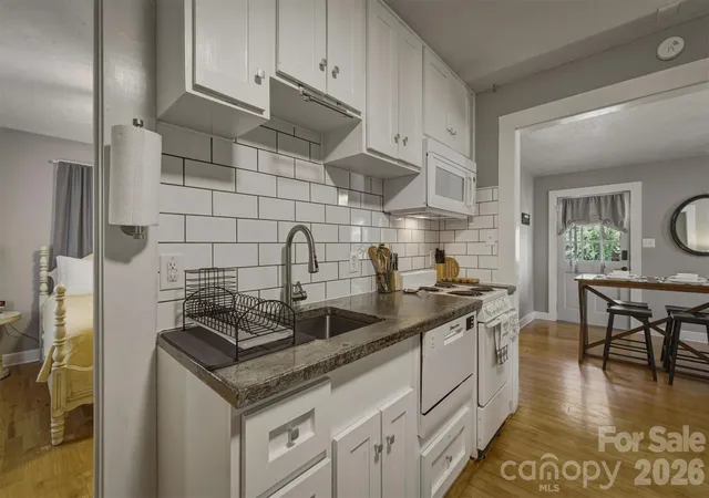 Photo 4 of Single family home for sale at 905 Carbon City Rd, Morganton, NC 28655 | MLS# 4373012 | Listing updated on 2026-08-27