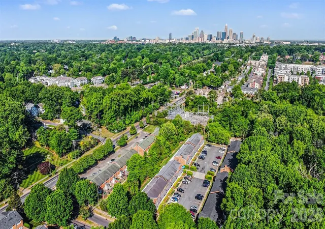 27th image of 1201 Green Oaks Ln, Charlotte, NC 28205 | MLS# 4373032