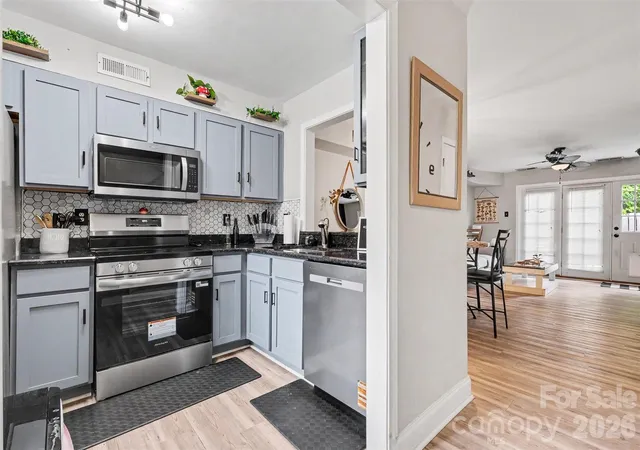 5th image of 1201 Grn Oaks Ln, Charlotte, NC 28205
