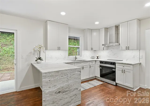 Photo 1 of Single family home for sale at 30 Top Of The Mountain Rd, Hendersonville, NC 28739 | MLS# 4373057 | Listing updated on 2026-09-21