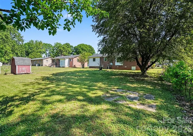 24th image of 428 Frank Dr, Charlotte, NC 28215 | MLS# 4373061