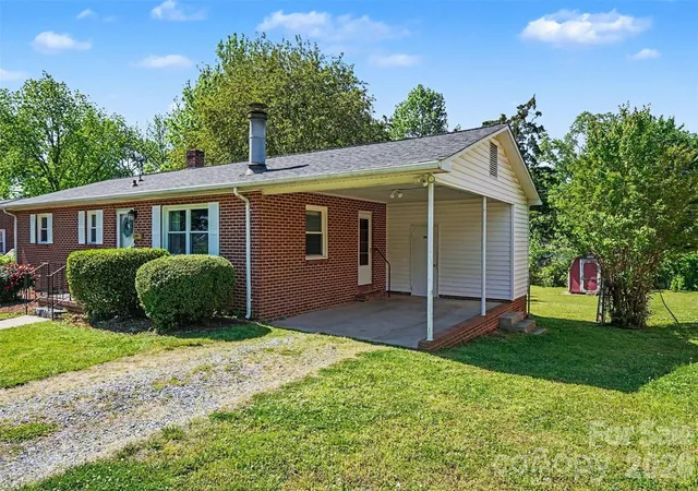 3rd image of 428 Frank Dr, Charlotte, NC 28215 | MLS# 4373061