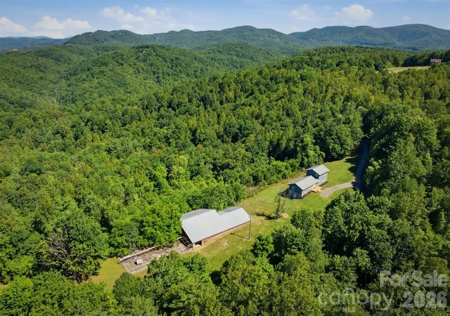 Photo 2 of Single family home for sale at 822 Windy Mountain Rd, Deep Gap, NC 28618 | MLS# 4373074 | Listing updated on 2026-08-26