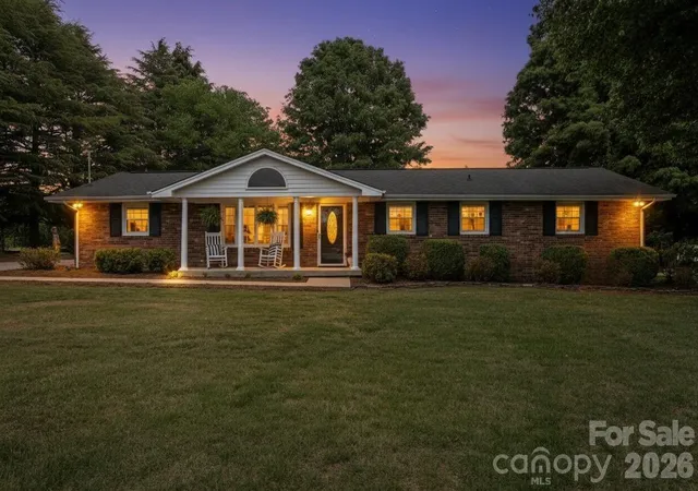 Photo 1 of Single family home for sale at 3328 Sulphur Springs Rd Ne, Hickory, NC 28601 | MLS# 4373155 | Listing updated on 2026-08-03