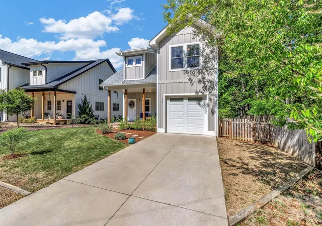 3rd image of 116 Craggy St, Black Mountain, NC 28711 | MLS# 4373163