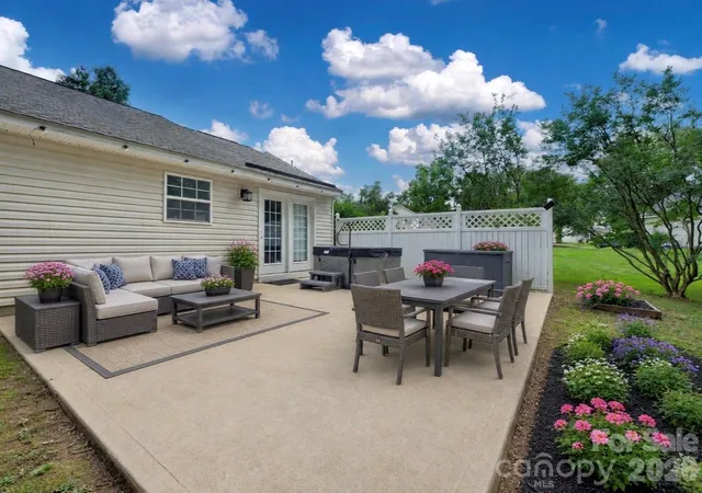 5th image of 8110 Slickrock Cir, Charlotte, NC 28215 | MLS# 4373196
