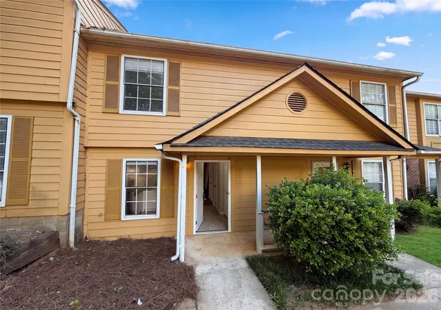 Townhouse for sale at 4037 Briarhill Dr, Charlotte, NC 28215 | MLS# 4373199