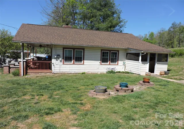3rd image of 4 Carter Rd, Weaverville, NC 28787 | MLS# 4373201