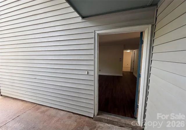 2nd image of 2020 Stoney Pt Ln, Charlotte, NC 28210