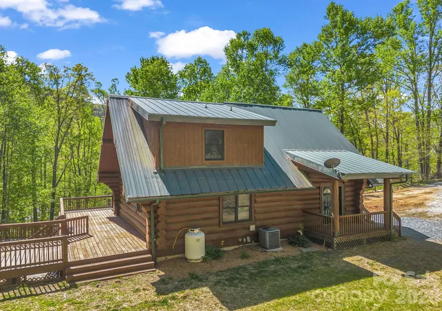 2nd image of 170 Old Mountain Pass, Hendersonville, NC 28792 | MLS# 4373268