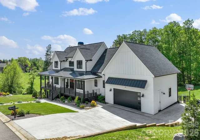 Homes for sale in Weaverville, NC | 90 Gracie Ln, Weaverville, NC 28787 | MLS# 4373346