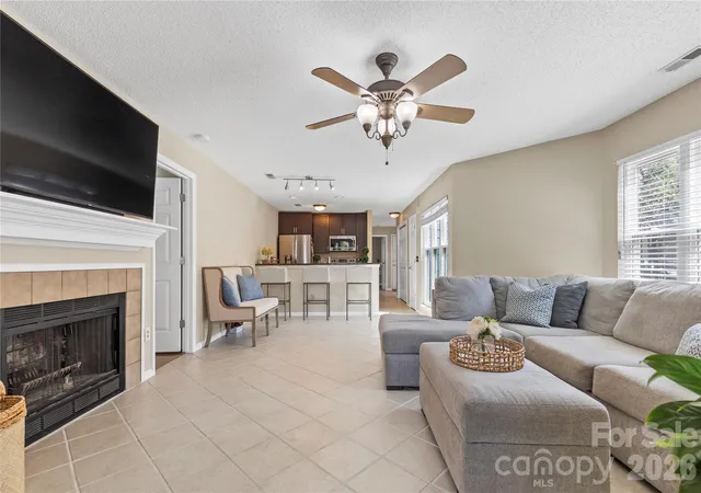 Listing Photo 4 - Condo for sale in building located at 719 Sw Dr, Davidson, NC 28036