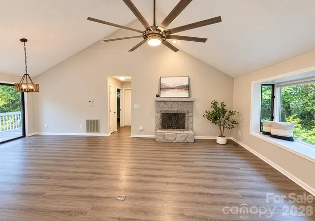 Photo 4 of Single family home for sale at 960 Middle Connestee Trl, Brevard, NC 28712 | MLS# 4373421 | Listing updated on 2026-09-29