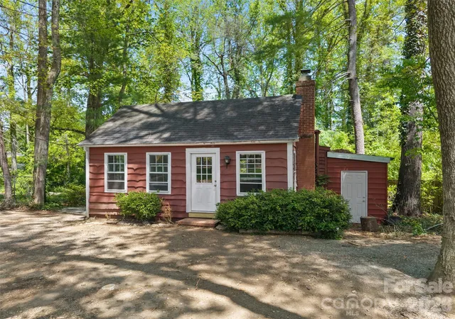 Homes for sale in Hendersonville, NC | 1110 & 36 W 3Rd Ave W #multiple, Hendersonville, NC 28739 | MLS# 4373450