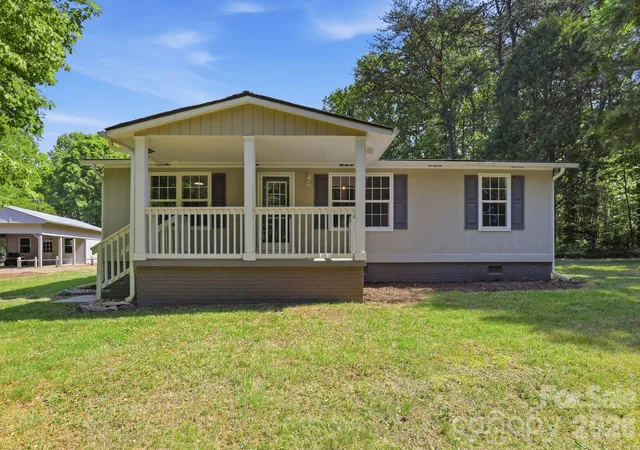 1st image of 136 Woodridge Ln, Mooresville, NC 28115 | MLS# 4373482
