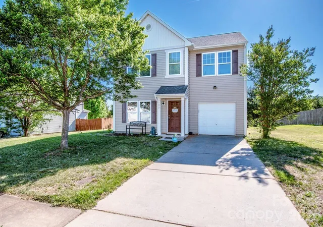 Photo 3 of Sale Pending at 123 Kingsgate Ct, Statesville, NC 28625 | MLS# 4373485 | Listing updated on 2026-09-29