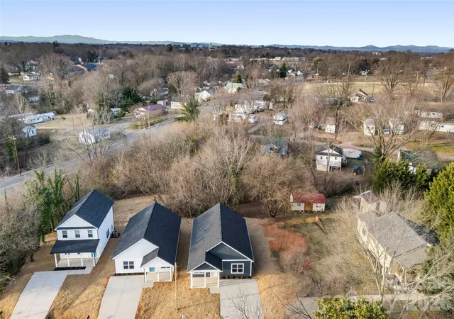 3rd image of 1558 7Th Avenue Dr Sw, Hickory, NC 28602 | MLS# 4373488