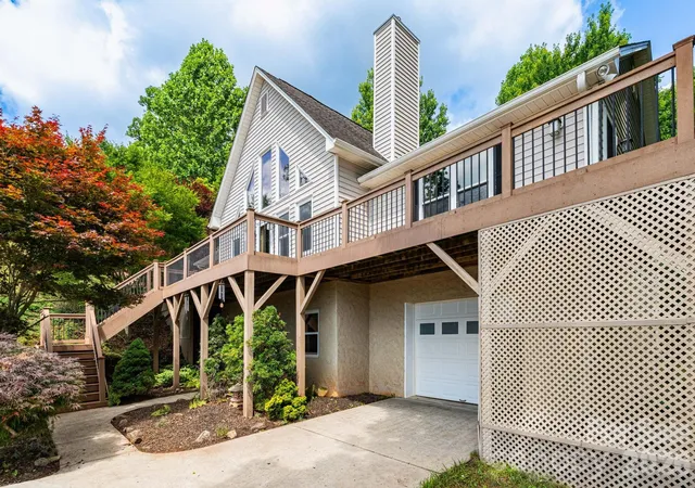 Photo 2 of Single family home for sale at 44 Deer Meadows Dr, Candler, NC 28715 | MLS# 4373513 | Listing updated on 2026-09-22