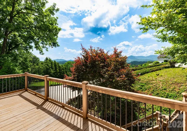 Photo 3 of Single family home for sale at 44 Deer Meadows Dr, Candler, NC 28715 | MLS# 4373513 | Listing updated on 2026-09-22