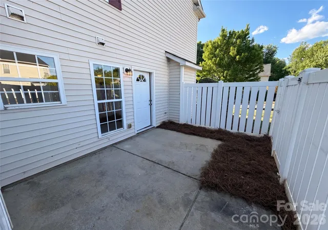 3rd image of 9510 Littleleaf Dr, Charlotte, NC 28215 | MLS# 4373582