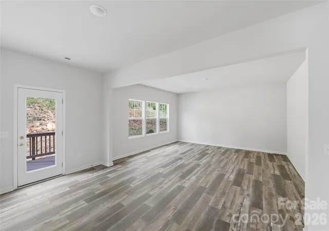 Photo 2 of Single family home for sale at 5145 Mark Dr Ne, Hickory, NC 28601 | MLS# 4373646 | Listing updated on 2026-09-21