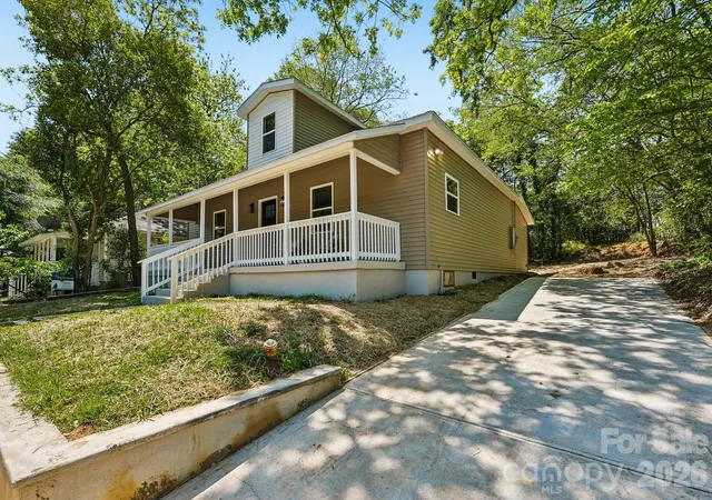 Homes for sale in Lancaster, SC | 514 W Arch St, Lancaster, SC 29720 | MLS# 4373652
