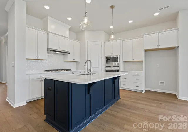 Photo 3 of Single family home for sale at 1015 Fen Ln, Waxhaw, NC 28173 | MLS# 4373698 | Listing updated on 2026-10-03