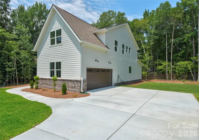 Homes for sale in Matthews, NC | 2311 Chateau Ct, Matthews, NC 28105 | MLS# 4373722
