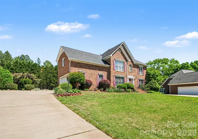 Photo 2 of Single family home for sale at 6021 Havencrest Ct NW, Concord, NC 28027 | MLS# 4373729 | Listing updated on 2026-09-23