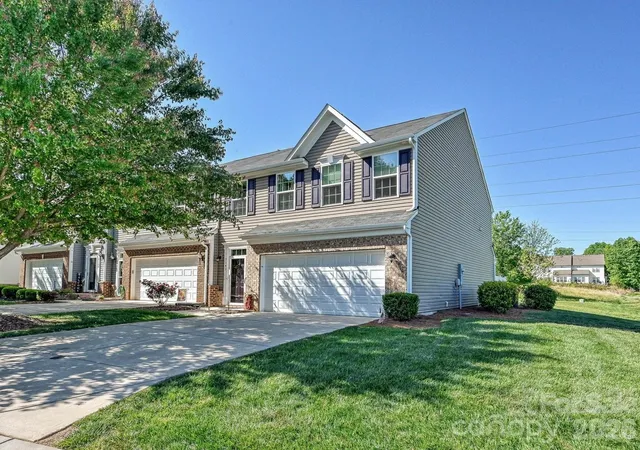 Photo 1 of Townhouse for sale at 7142 Mariners Village Dr, Denver, NC 28037 | MLS# 4373733 | Listing updated on 2026-09-13