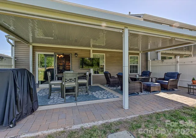 Photo 2 of Townhouse for sale at 7142 Mariners Village Dr, Denver, NC 28037 | MLS# 4373733 | Listing updated on 2026-09-13