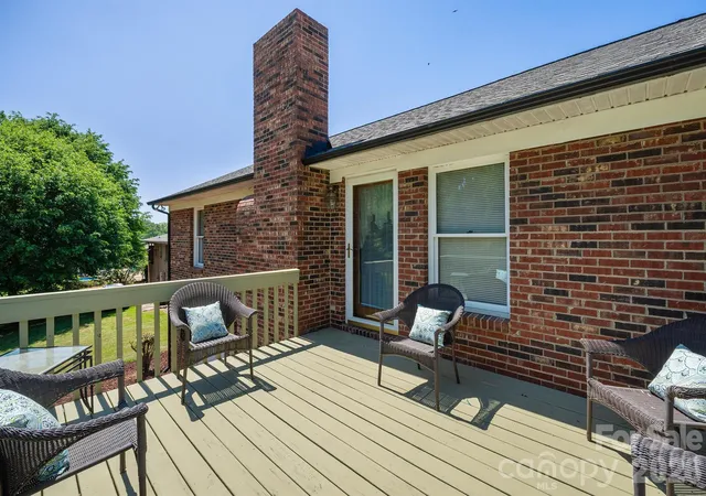 Photo 4 of Sale Pending at 105 Rock Crk Dr, Lincolnton, NC 28092 | MLS# 4373736 | Listing updated on 2026-09-23