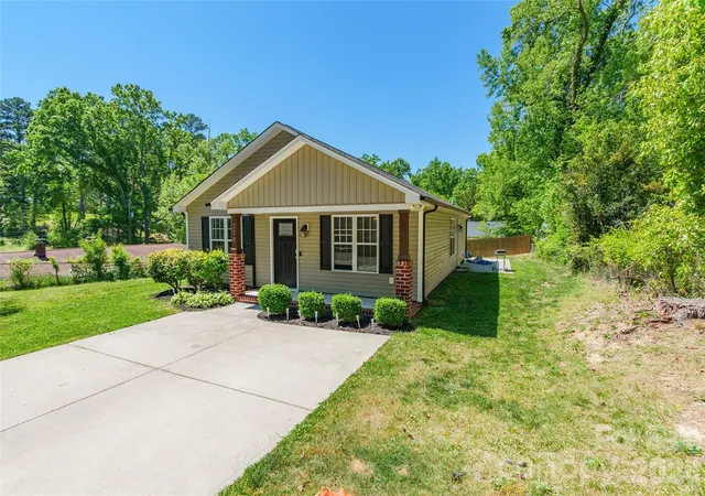 3rd image of 379 Maiden Ln Sw, Concord, NC 28025 | MLS# 4373764