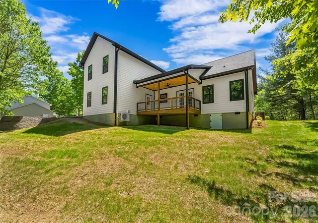 Photo 3 of Single family home for sale at 438 Plantation Dr, Marion, NC 28752 | MLS# 4373856 | Listing updated on 2026-08-20