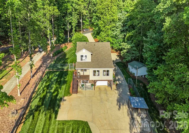 Photo 3 of Single family home for sale at 710 Riverwood Dr, Lexington, NC 27292 | MLS# 4373898 | Listing updated on 2026-10-01