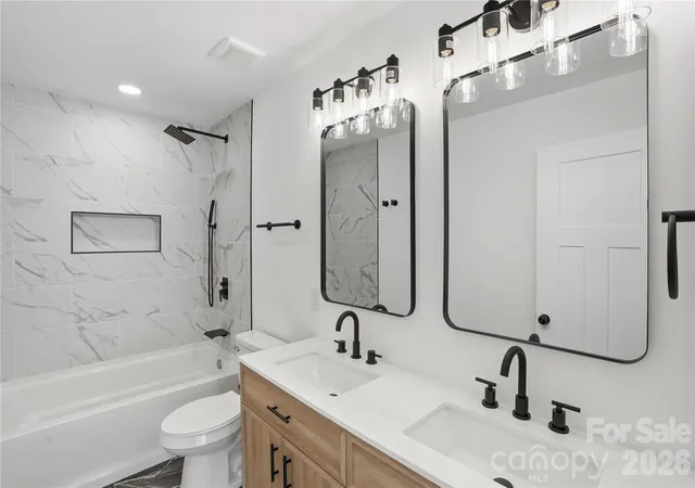 Photo 3 of Sale Pending at 921 Green Cir Dr, Gastonia, NC 28054 | MLS# 4373912 | Listing updated on 2026-09-18