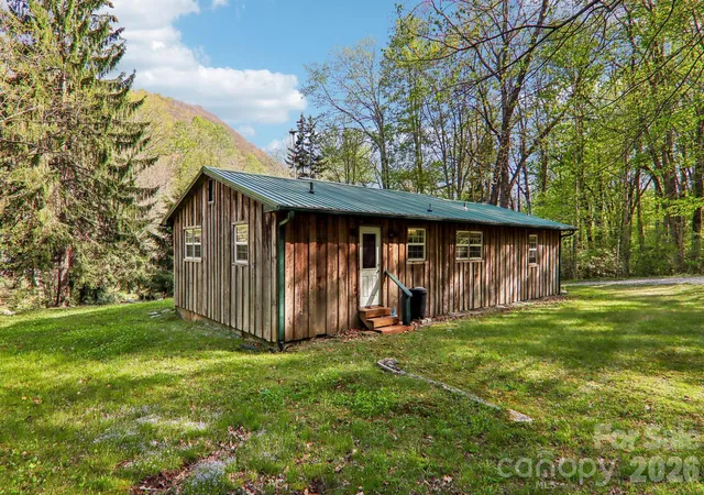 2nd image of 28 Mull Cove Rd, Maggie Valley, NC 28751 | MLS# 4373936
