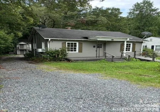 Photo 2 of Multi family home for sale at 930 S Miller St, Gastonia, NC 28052 | MLS# 4373950 | Listing updated on 2026-10-07