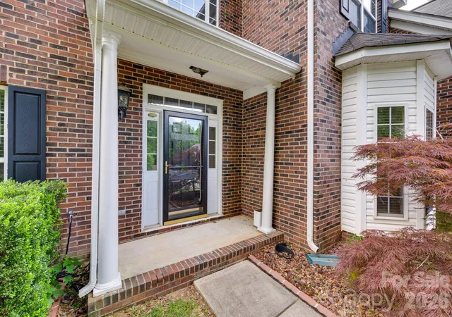 Photo 3 of Single family home for sale at 12719 Vantage Point Ln, Huntersville, NC 28078 | MLS# 4373952 | Listing updated on 2026-09-04