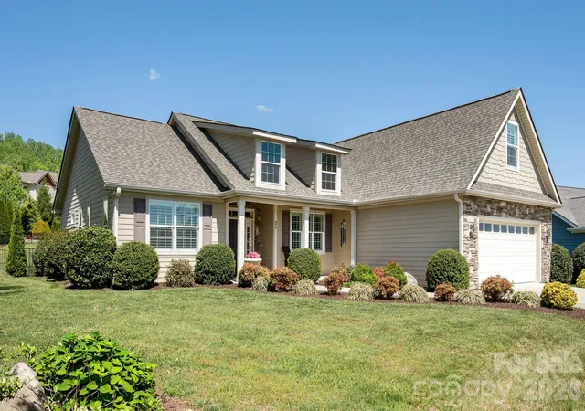 Homes for sale in Hendersonville, NC | 31 Black Iron Ln, Hendersonville, NC 28792 | MLS# 4373966