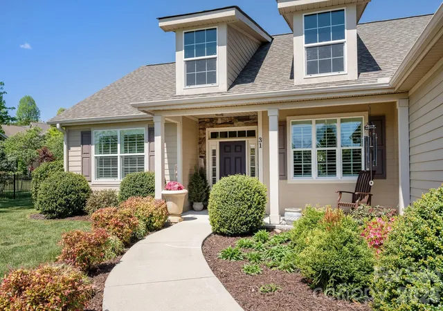 Homes for sale in Hendersonville, NC | 31 Black Iron Ln, Hendersonville, NC 28792 | MLS# 4373966
