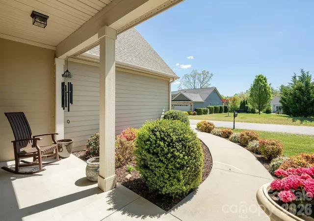Homes for sale in Hendersonville, NC | 31 Black Iron Ln, Hendersonville, NC 28792 | MLS# 4373966
