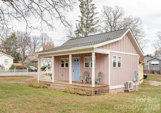 2nd image of 606 Ray Ave, Hendersonville, NC 28792 | MLS# 4374013