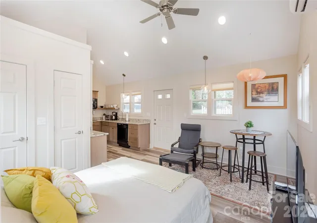 4th image of 606 Ray Ave, Hendersonville, NC 28792 | MLS# 4374013