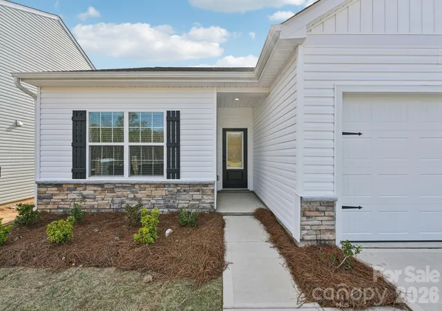 Photo 3 of Single family home for sale at 800 Willow Ests Dr, Shelby, NC 28150 | MLS# 4374029 | Listing updated on 2026-09-03