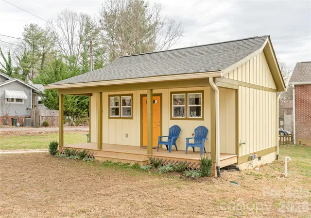 2nd image of 608 Ray Ave, Hendersonville, NC 28792 | MLS# 4374052